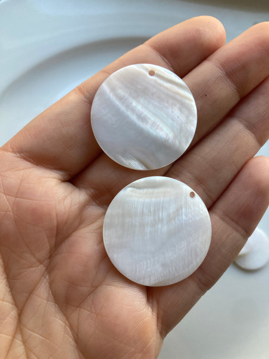 Mother Of Pearl Shell Round Cabs / Charms