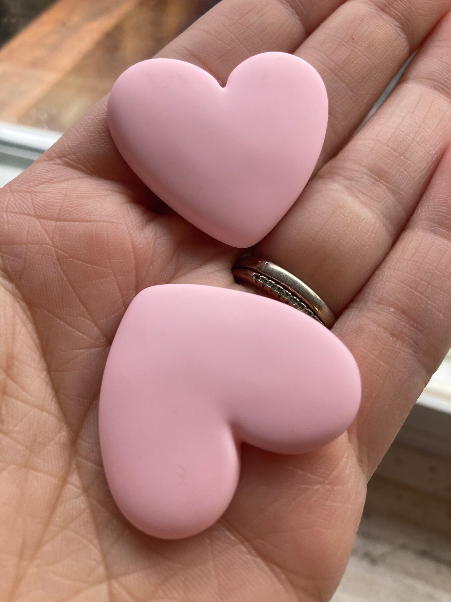 Matte Hearts 37mm