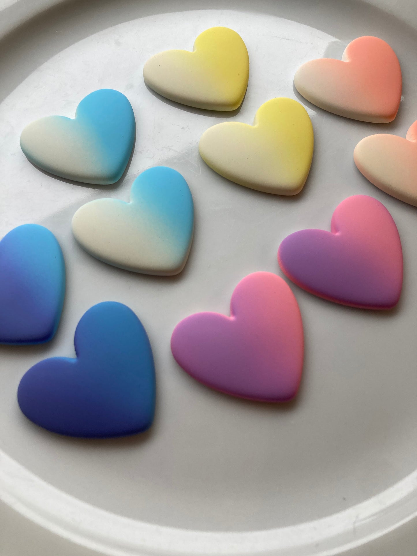 Gradient Hearts 37mm