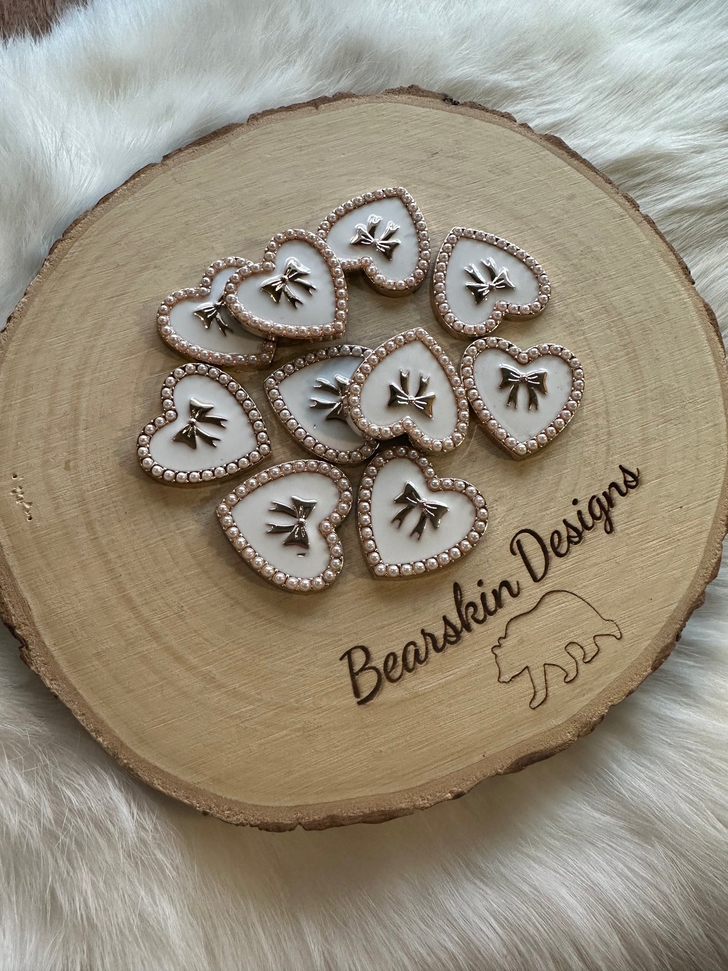 Vintage Bow Hearts 28mm